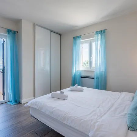 Beautiful With Private Pool *