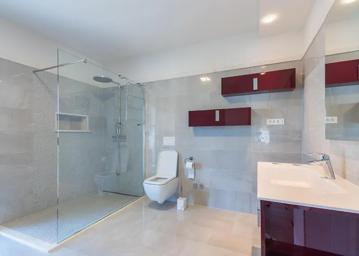 Beautiful With Private Pool Krk Town