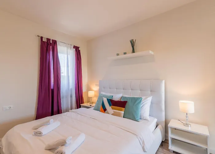 Beautiful With Private Pool Villa Krk Town